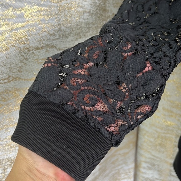 Theory Black Jaidyn Sheer Lace Long Sleeves Crew Neck Size S - Picture 6 of 13